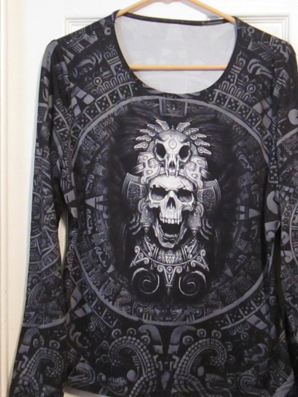 Women's Graphic Creepy Skull Long Sleeve Tee, Size XXL